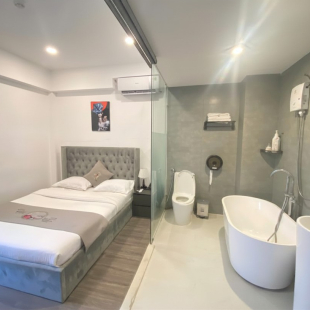 LUXURY ROOM 